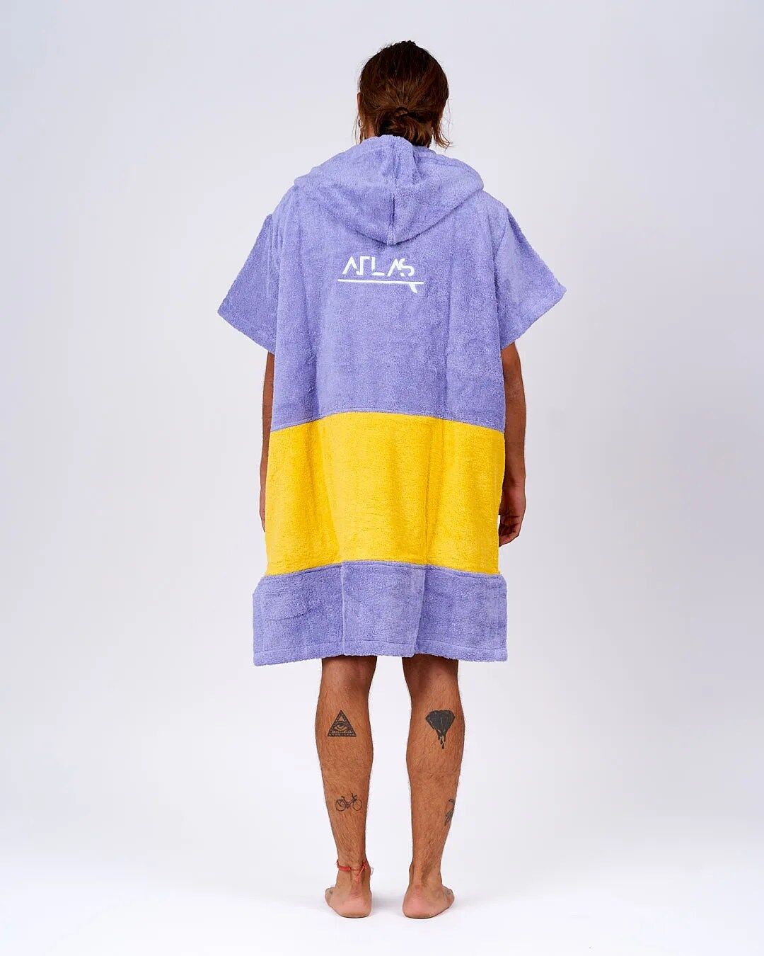Poncho de surf hombre modelo Mundaka espalda Atlas Outerwear