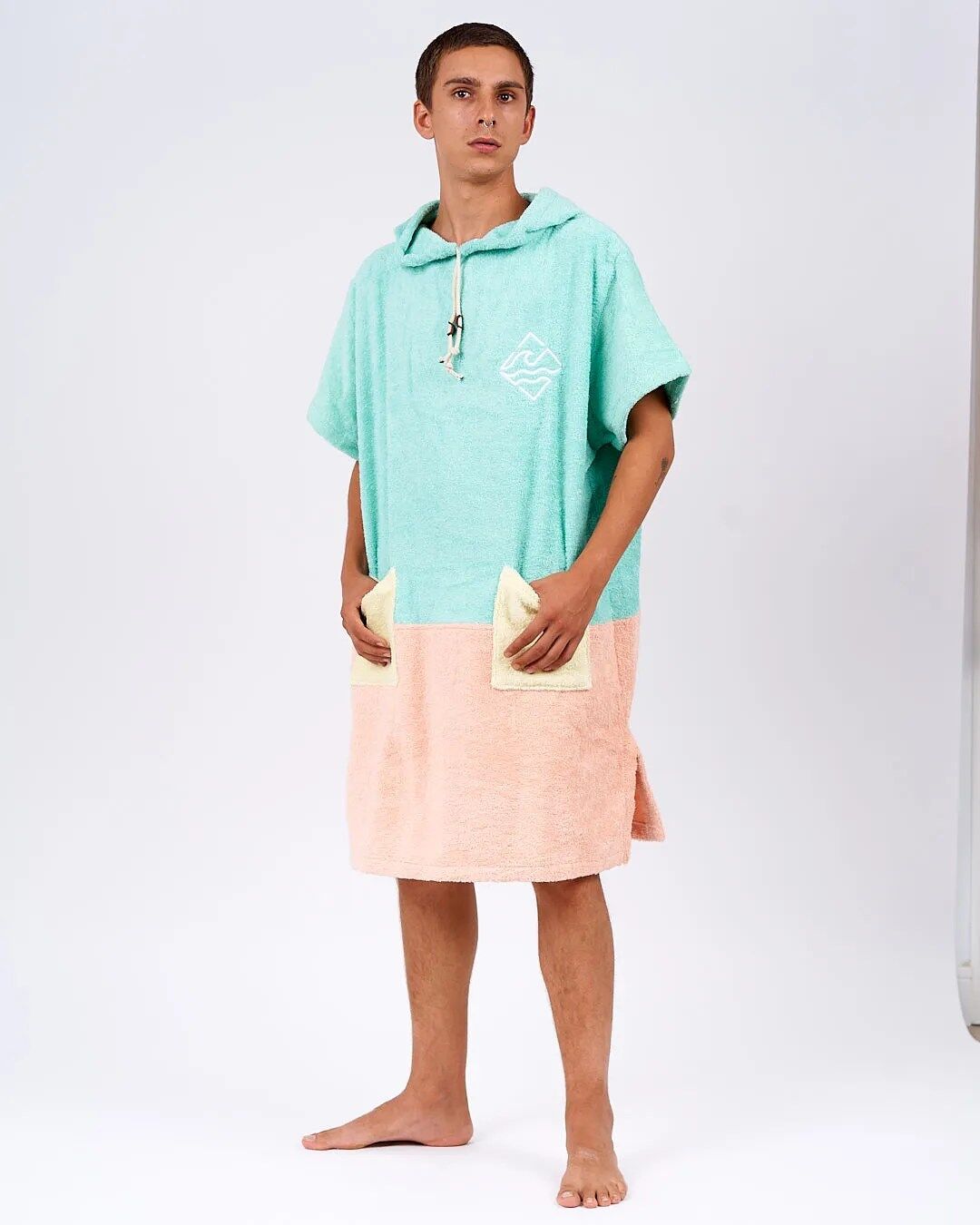 Poncho surf yerbabuena hombre Atlas Outerwear